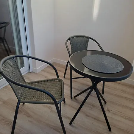 Appartement Stylish With Communal Pool